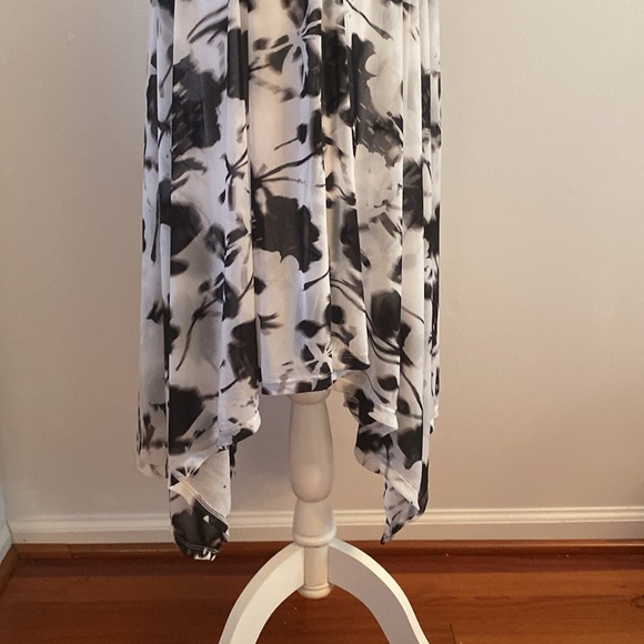 NWT Simply Vera Wang asymmetrical dress - Picture 4 of 12